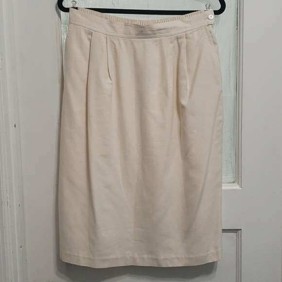 Georgiou (vintage) Dresses & Skirts - Vintage 90s Georgiou Cream Silk Skirt w/ Pockets